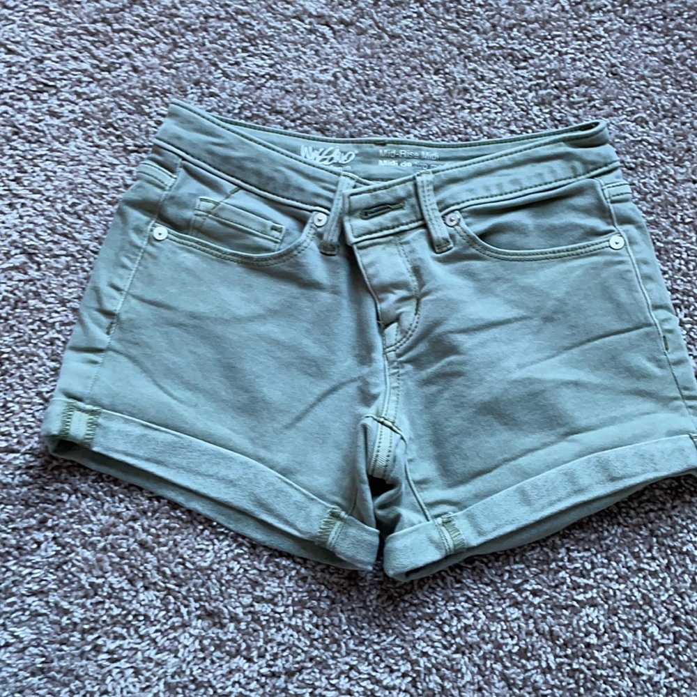 Mossimo army green shorts